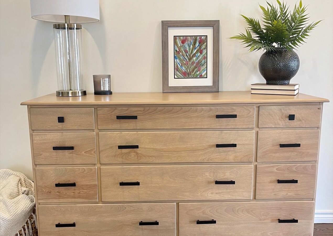 Natural wood look – Ethan Allen dresser